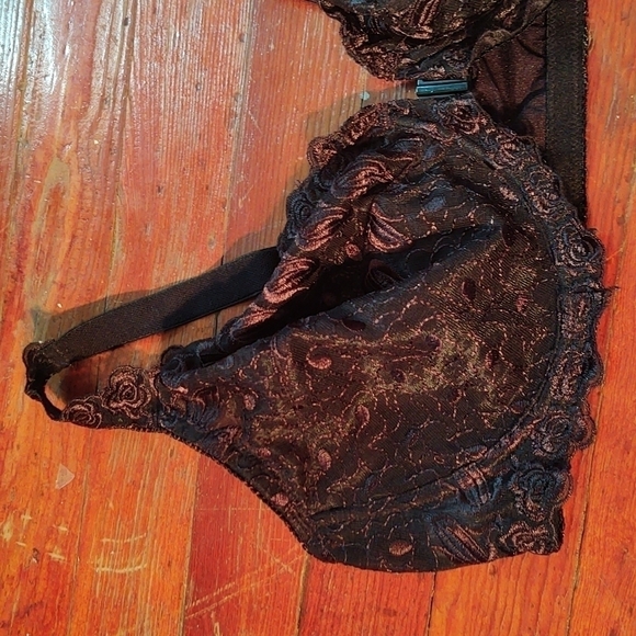 Amoureuse Women's Embroidered Front-Close Underwire Black Bra Sz 40C - Picture 4 of 11